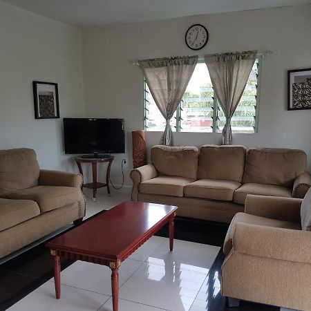 Malau Lodge Нукуалофа Экстерьер фото