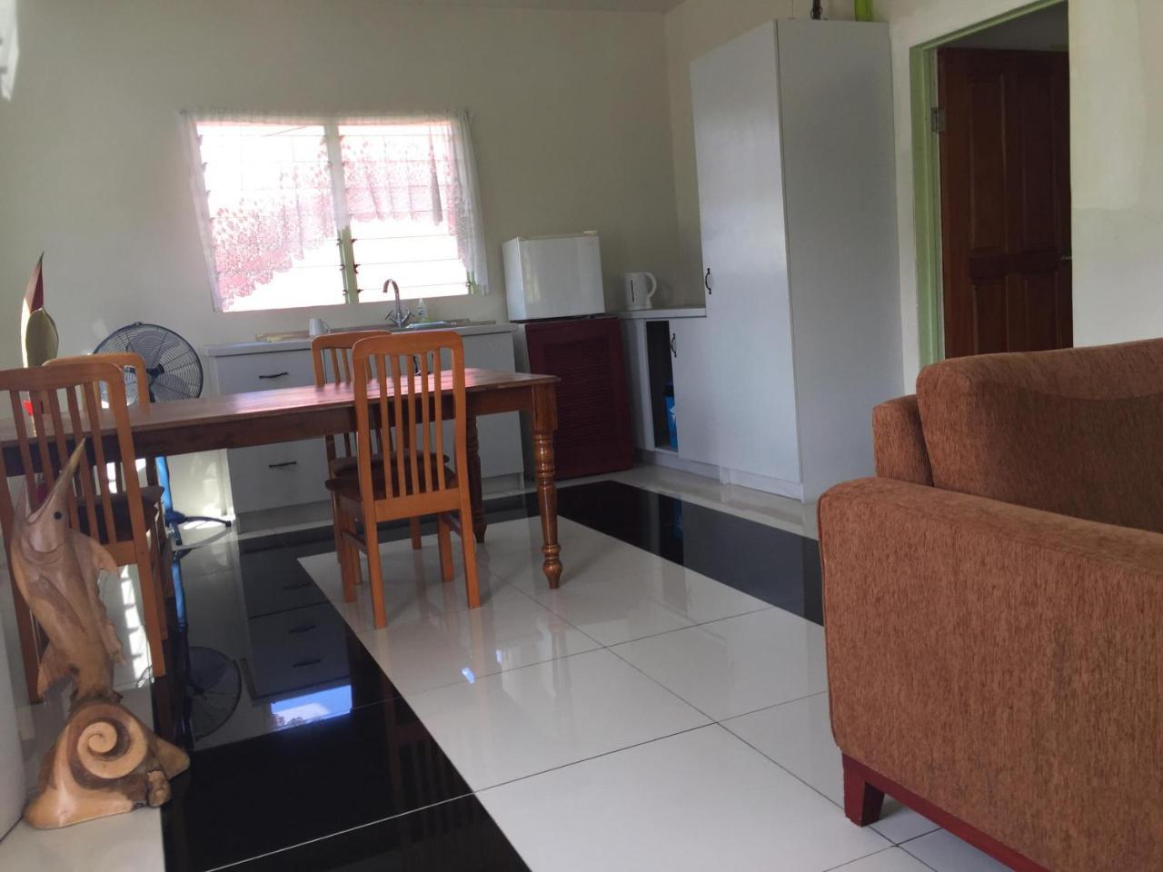 Malau Lodge Нукуалофа Экстерьер фото