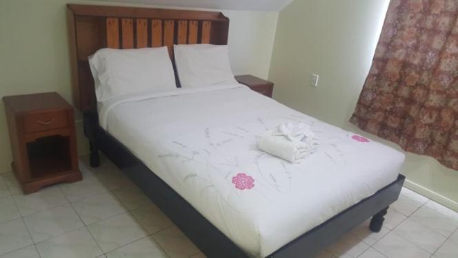 Malau Lodge Нукуалофа Экстерьер фото