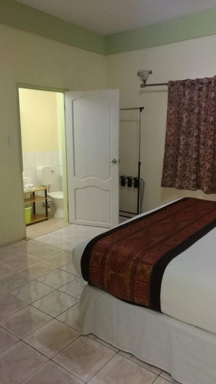 Malau Lodge Нукуалофа Экстерьер фото