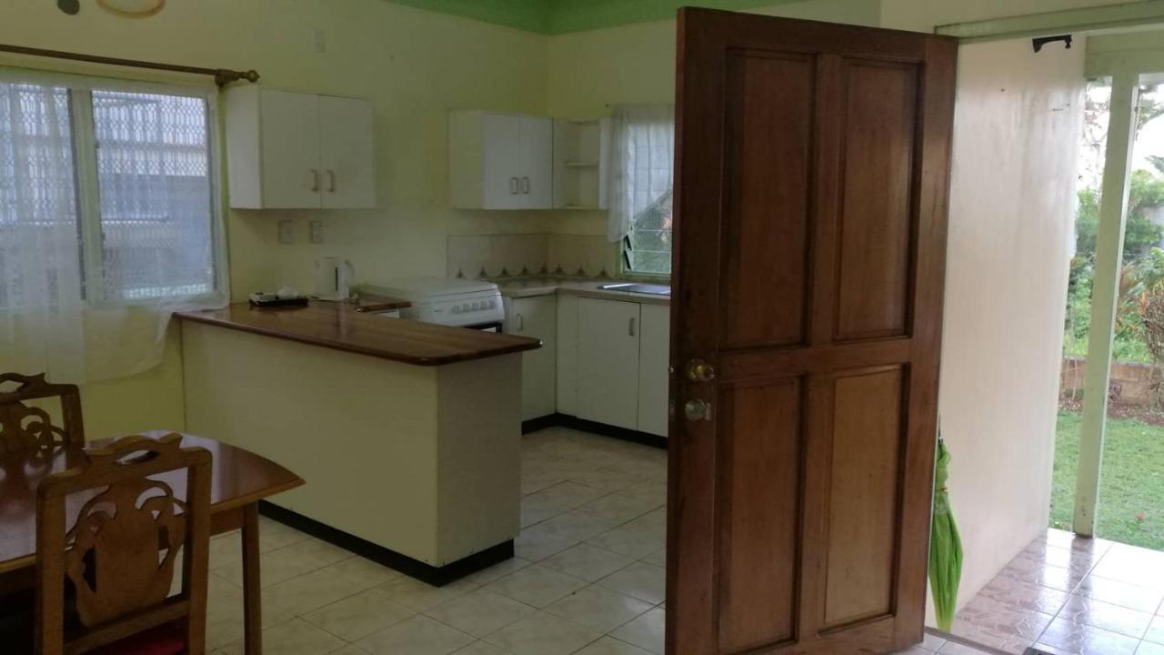 Malau Lodge Нукуалофа Экстерьер фото